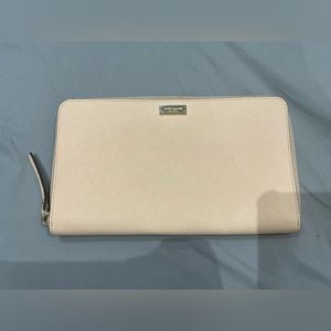 XL Kate Spade Travel Wallet Light Pink